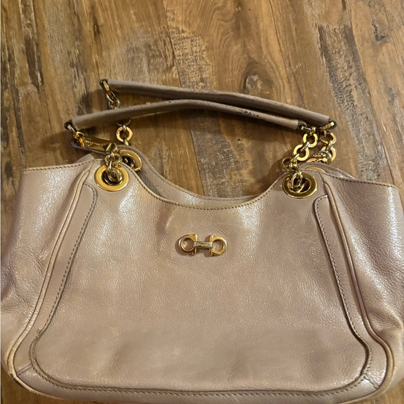 Salvatore FerragamoLeather Shoulder Bag with Gold Accents Leather Chain
